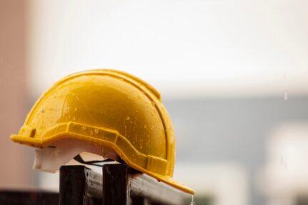Schorsing arbeidsovereenkomst bouw